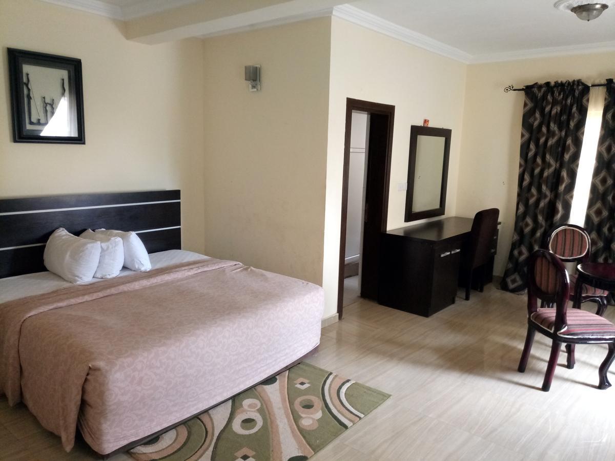 Hotel Benizia Asaba Eksteriør billede