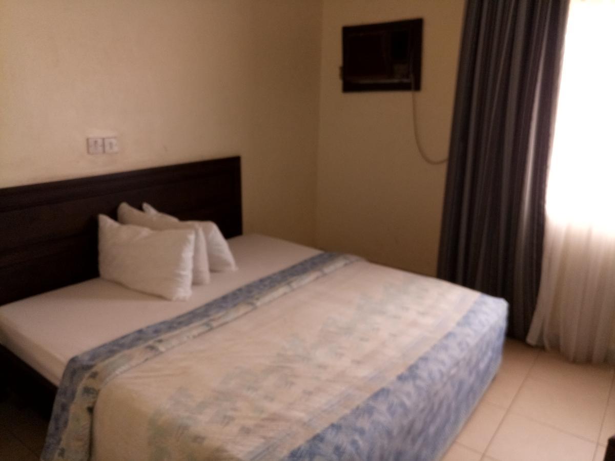 Hotel Benizia Asaba Eksteriør billede