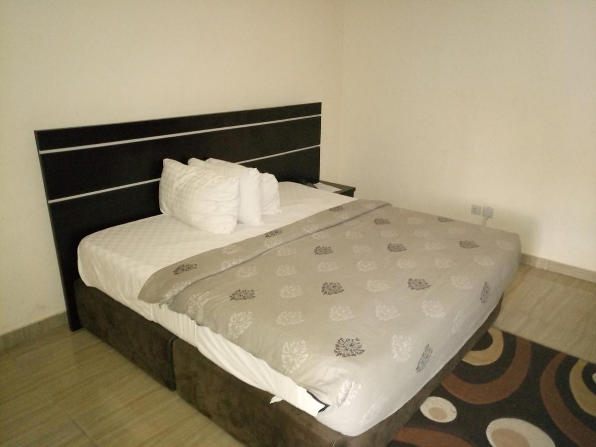 Hotel Benizia Asaba Eksteriør billede