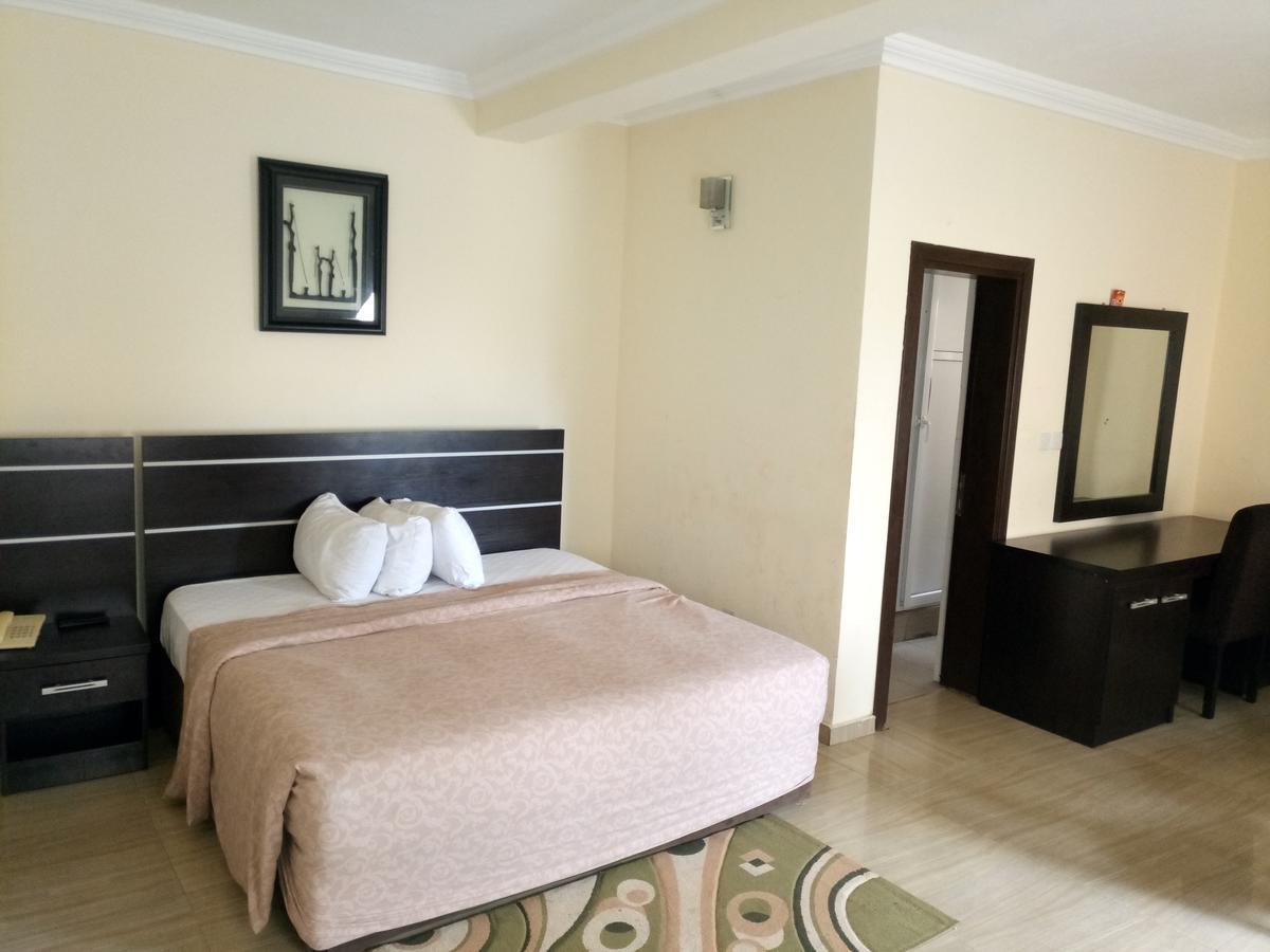 Hotel Benizia Asaba Eksteriør billede